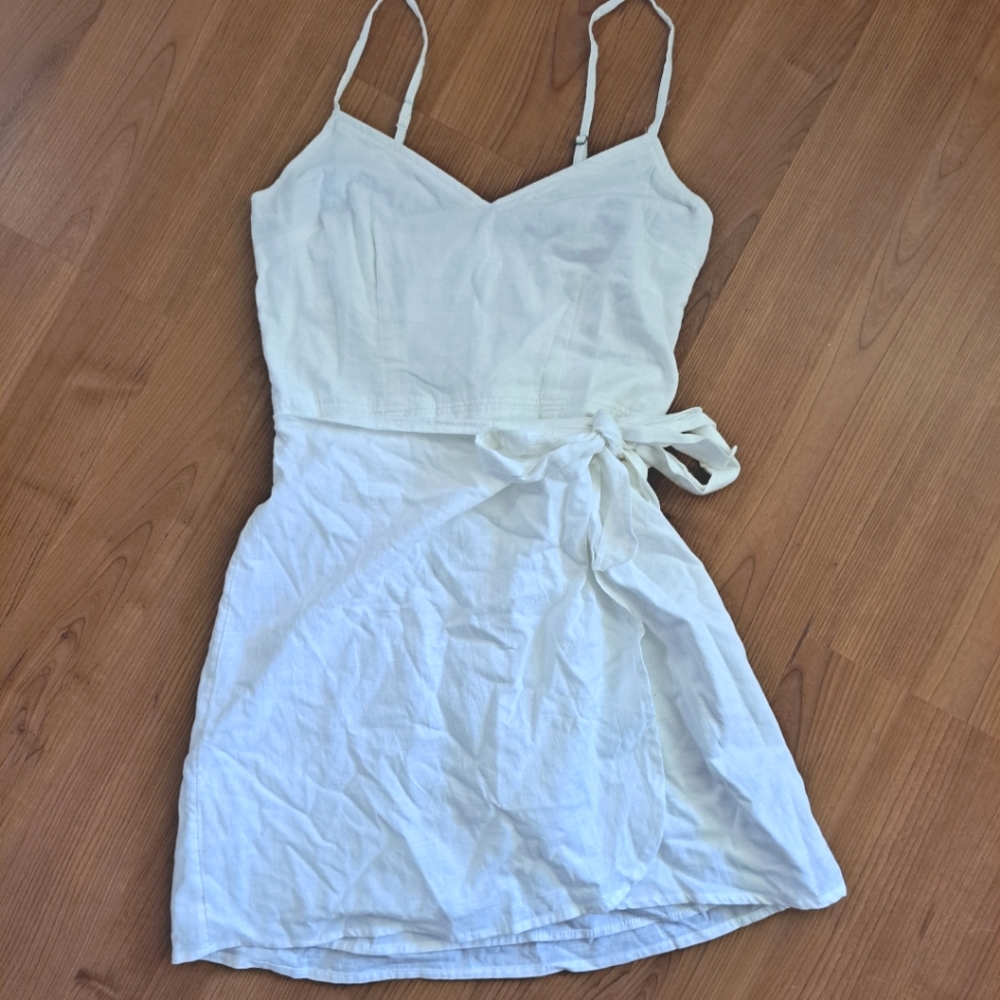 FLASH SALE! A&F Summer Wrap Dress